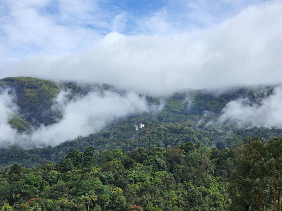 Cherry Blossom Homestays Munnar 2Bhk Exterior foto